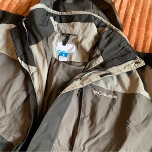 Columbia 3-Tone Outdoor Jacket XXL. Like New